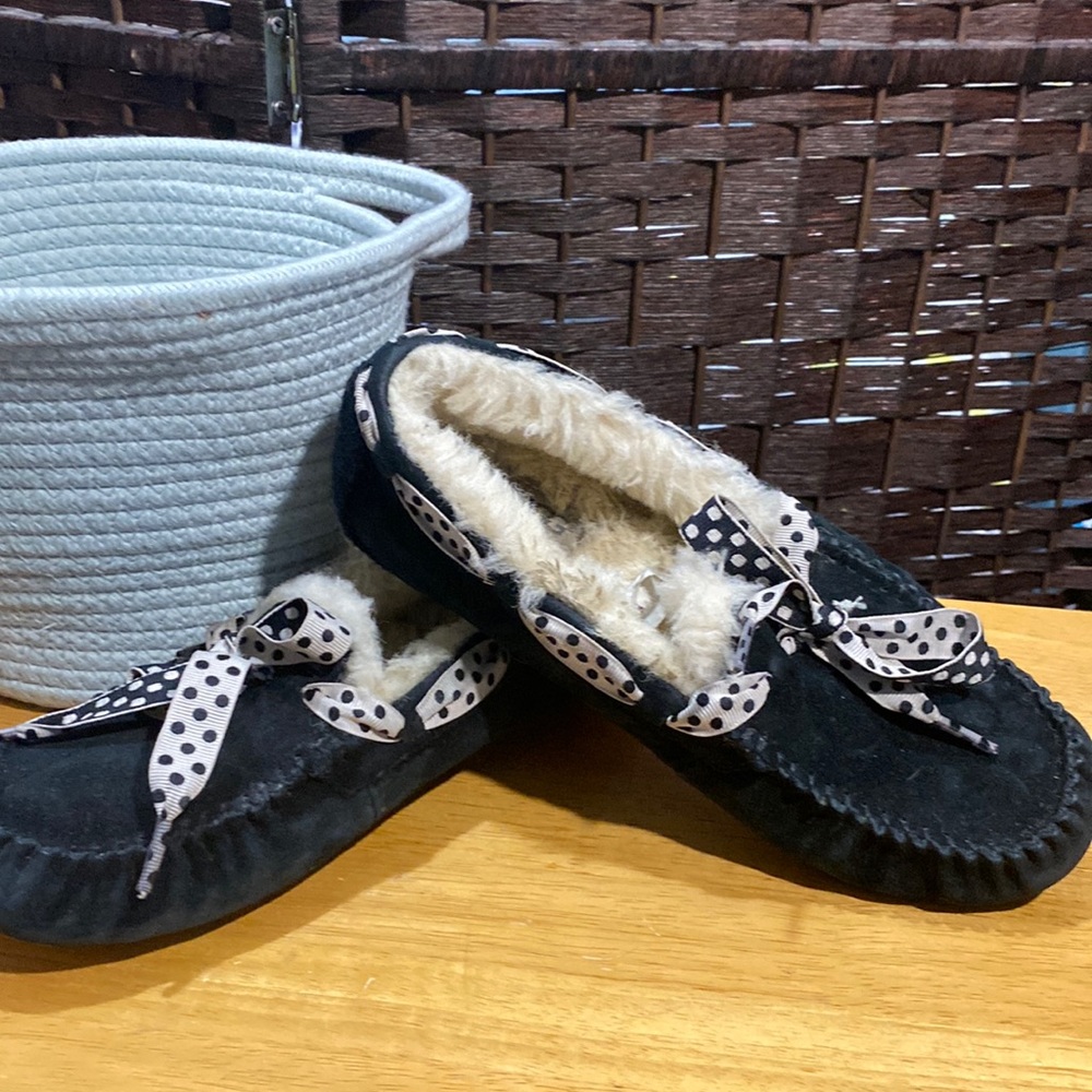 UGGS, slip on loafer / slipper style!! Black and white. Size 8
